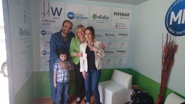 Foto de los mexicanos Gina Nava y Habib Kuri, en Ciudad de México, colaborando con un proyecto de Markenting de una empresa española Foto de los mexicanos Gina Nava y Habib Kuri, en Ciudad de México, colaborando con un proyecto de Markenting de una empresa española