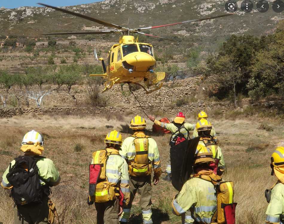 Efectivos de bomberos de la Generalitat.