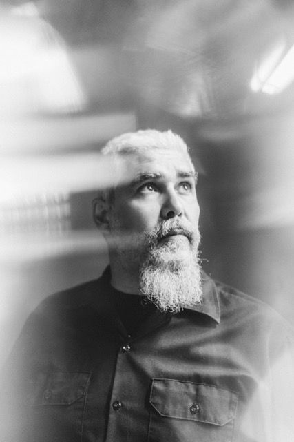 Foto. Dr Alderete xDavid Barajas, autor de OLOT.