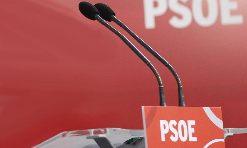 atril-psoe-vacio