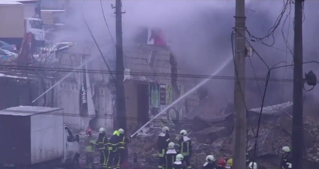 Bombardeos rusos contra plantas eléctricas condenan a la población civil a un invierno terrorífico.