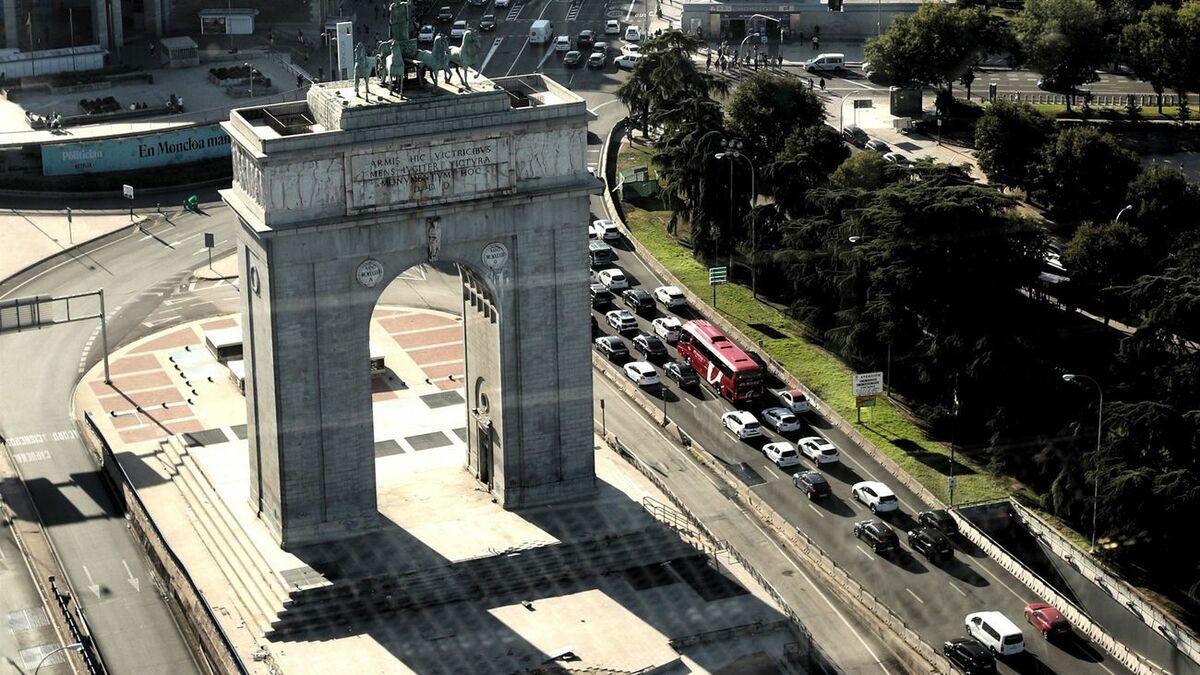 Denuncian ante la Fiscalía a la Universidad Complutense por mantener el Arco de la Victoria, un monumento fascista