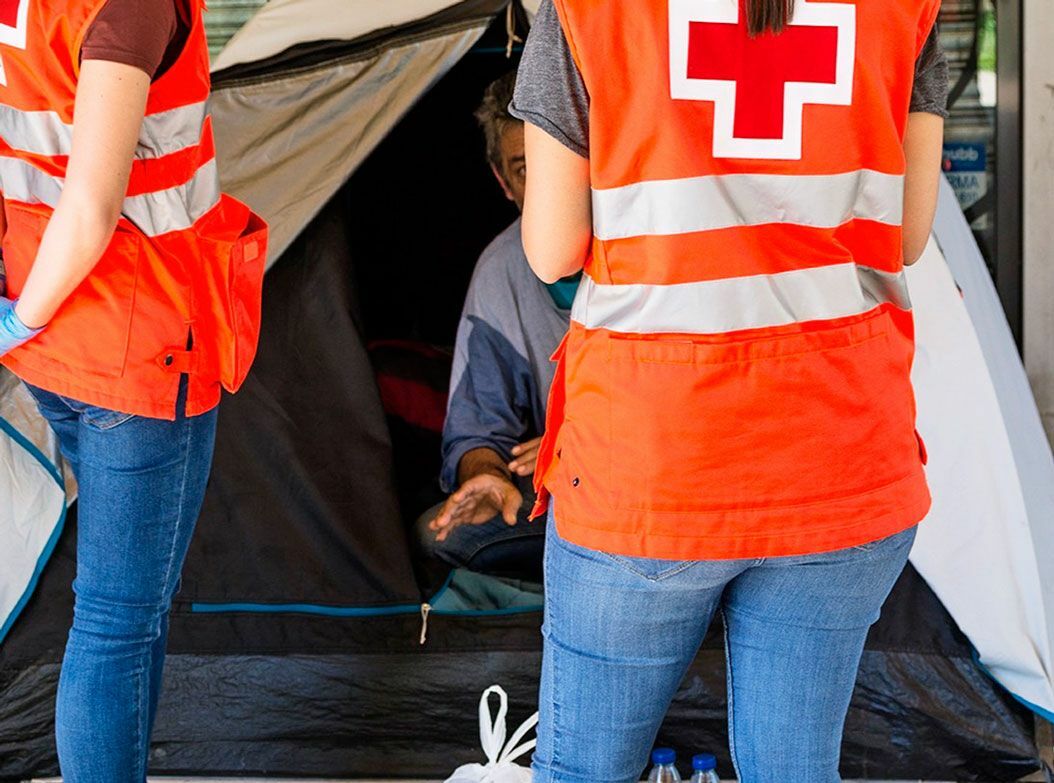 ‘Héroes-con-manta-y-comida-caliente’-las-Unidades-de-Emergencia-Social-de-Cruz-Roja