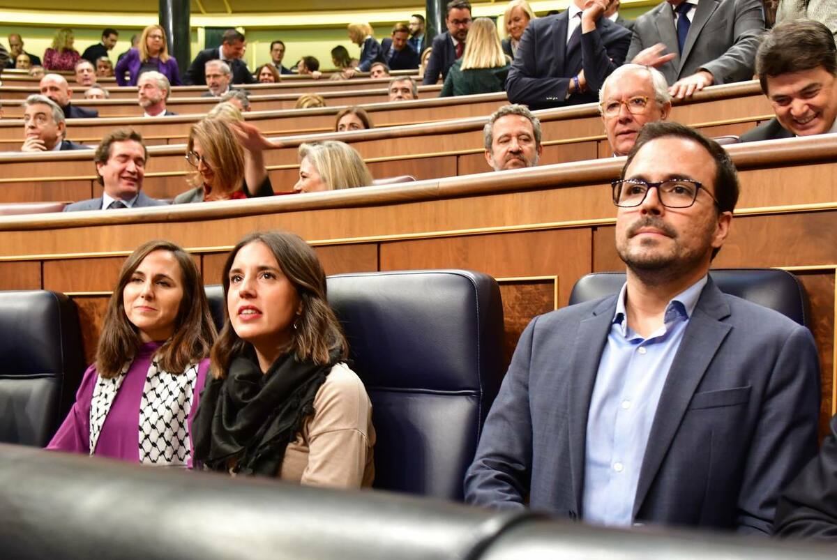 Las ministras en funciones de Sumar, Ione Belarra e Irene Montero con Alberto Garzón