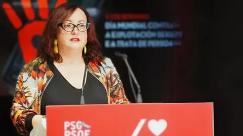 El partido socialista de Galicia denuncia la peligrosa incoherencia en la "tolerancia cero" hacia la violencia de género de Alfonso Rueda