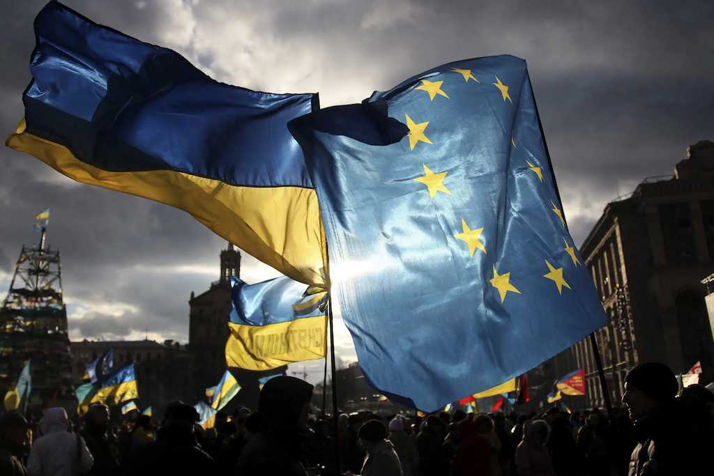banderas-ucrania-y-ue-ii