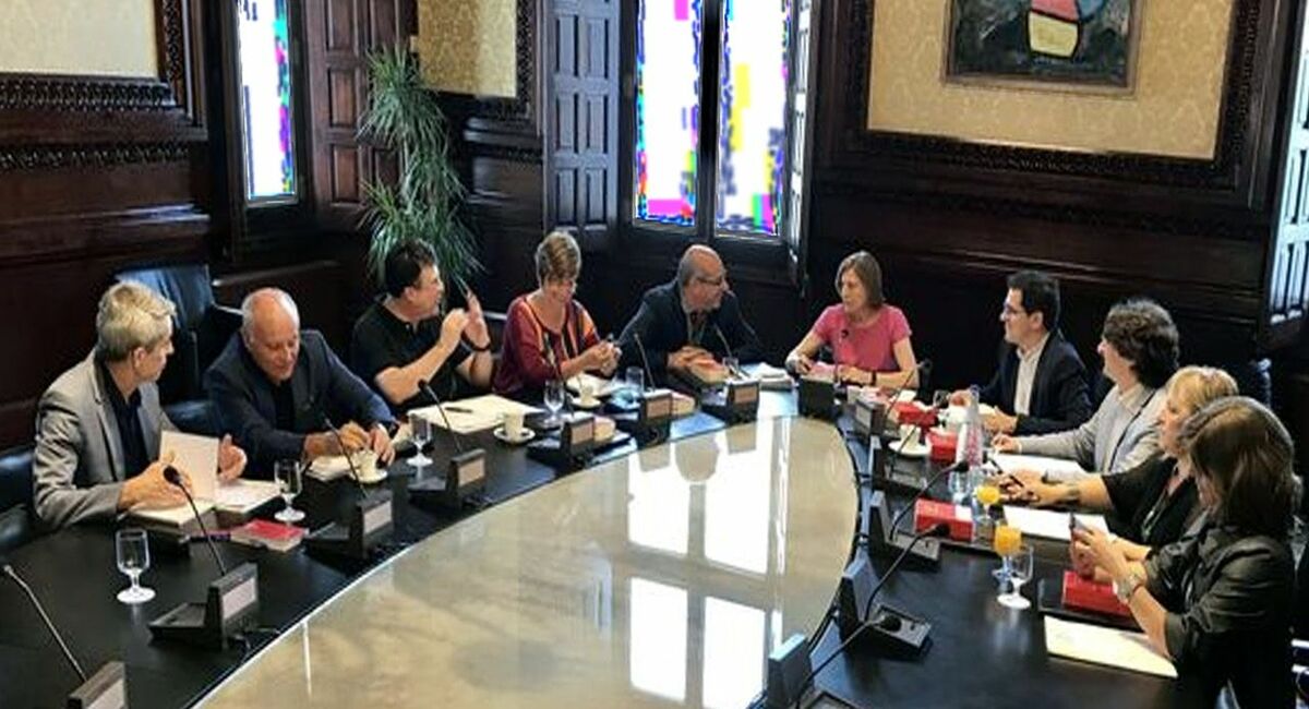 mesa parlament catalunya