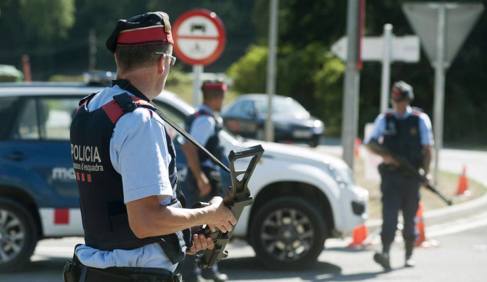 Mossos Barcelona Bolardos.