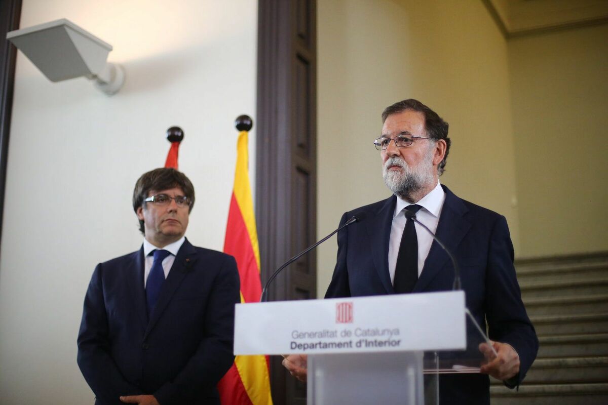 Rajoy con Puigdemont en una imagen de archivo.