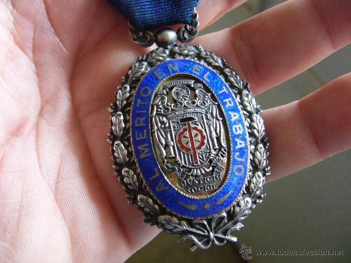 medalla plata merito trabajo