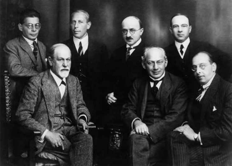 Freud_and_other_psychoanalysts_1922.jpg