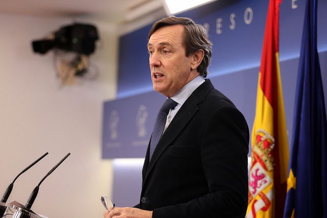 Rafael Hernando advierte que si Puigdemont se presentase en España tendrá que ir a declarar al Supremo