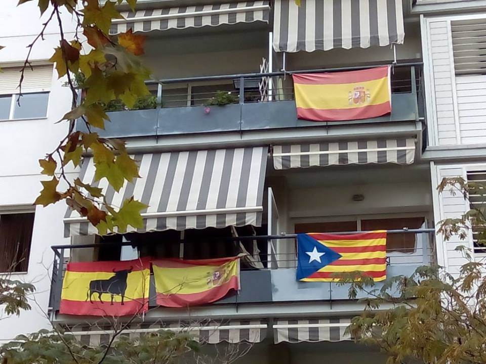 balcones banderas