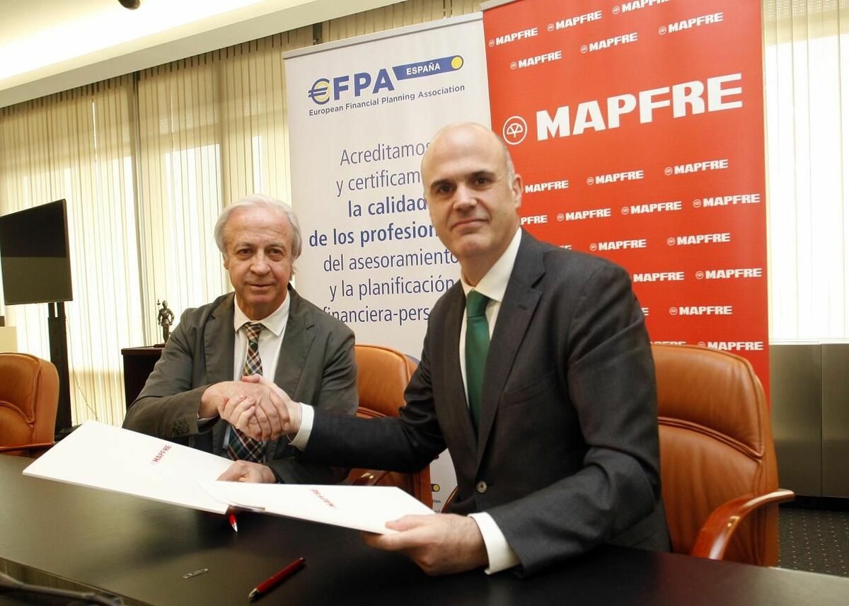 Firma-acuerdo-MAPFRE-EFPA-6.jpg