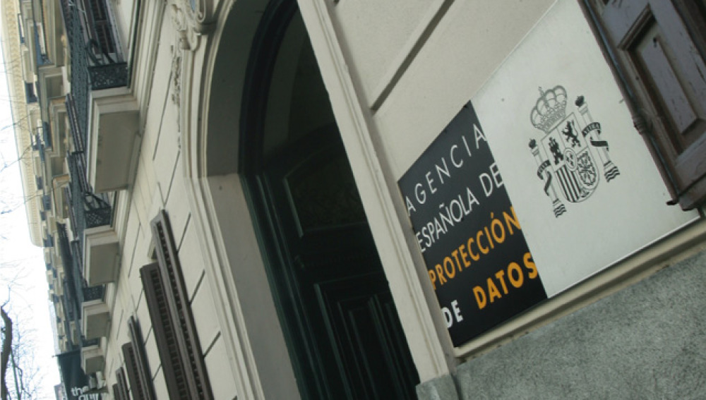 Protección de Datos sanciona al gobierno de la Comunidad de Madrid por el fallo en la web de autocita COVID