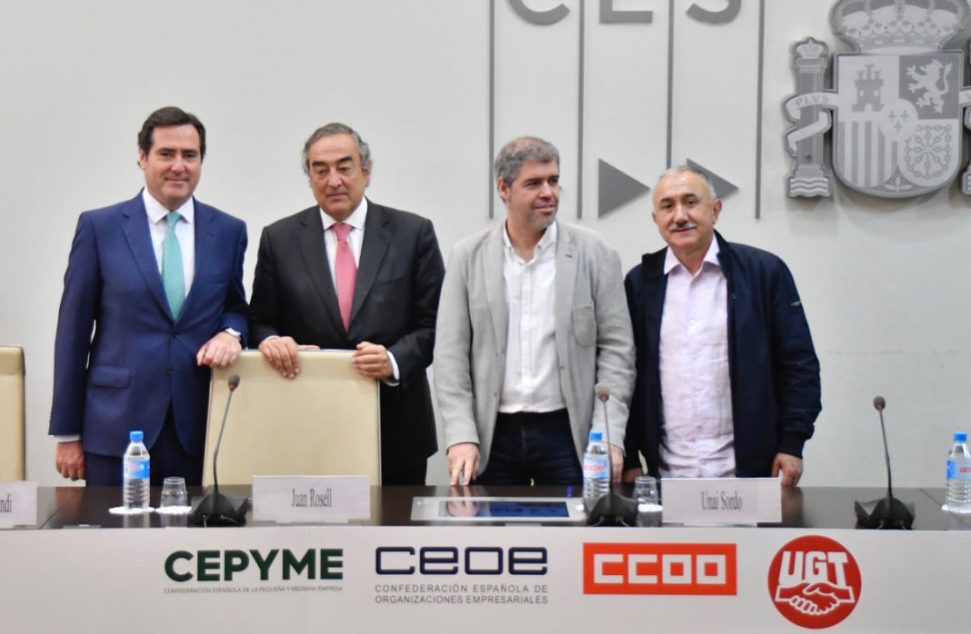 Firma del IV AENC entre UGT, CCOO, CEOE y Cepyme en junio de 2018, foto Agustín Millán