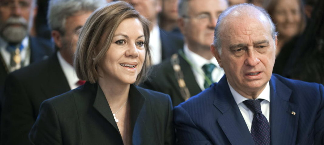 La exsecretaria general del PP, María Dolores de Cospedal con el exministro del Interior del PP, Fernández Díaz