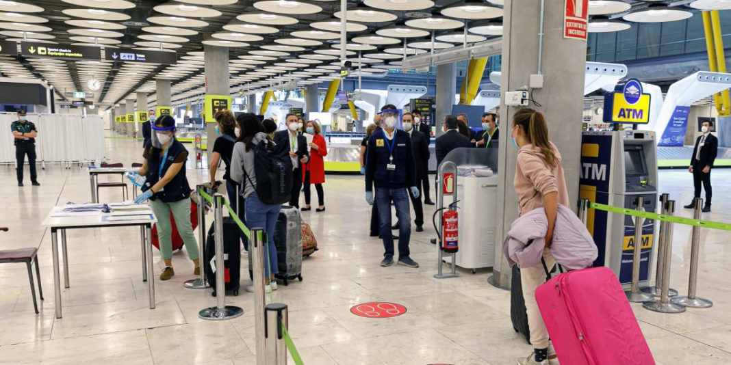 Incidencias y vuelos sin equipaje marcan la primera jornada de huelga en Iberia