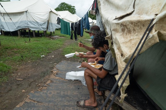 Médicos Sin Fronteras denuncia la desprotección y violencia que sufren miles de migrantes que cruzan el tapón del Darién, entre Colombia y Panamá