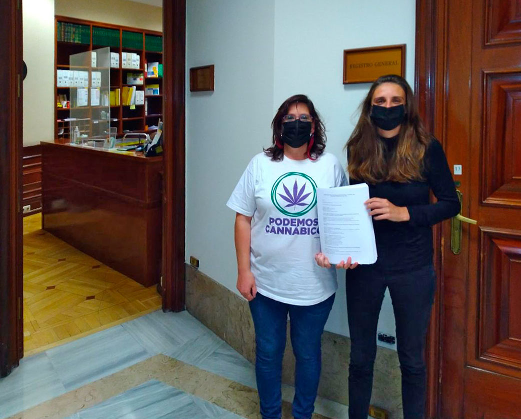 Unidas Podemos registra su ley para regular el consumo de cannabis, en la imagen la diputada Lucía Muñoz