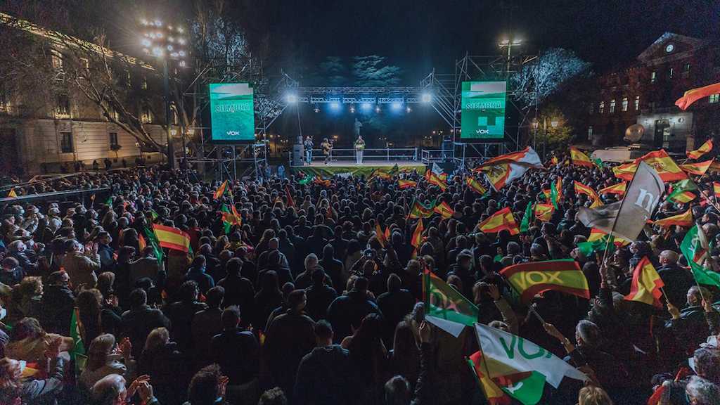 Votantes de Vox celebran los buenos resultados en Castilla y León.