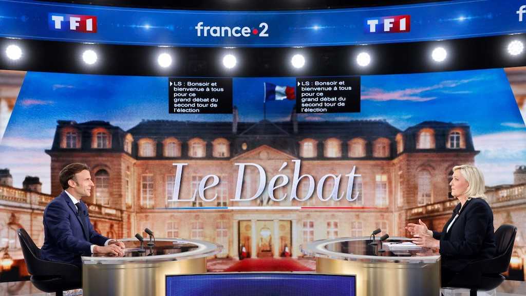 Macron y Le Pen en el debate de anoche.