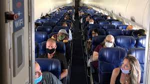 Europa pone fin a las mascarillas obligatorias en aviones y aeropuertos
