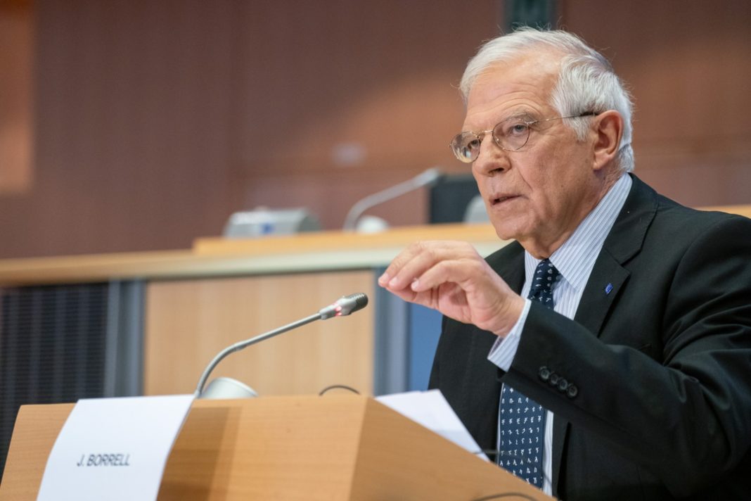 Borrell advierte de la reducción de los arsenales militares de la UE