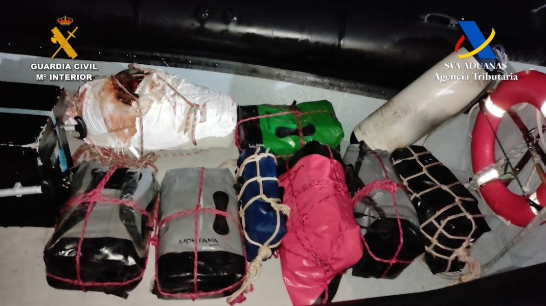 Intervenidos 200 kilogramos de cocaína en un buque que realizaba una parada técnica para repostar combustible