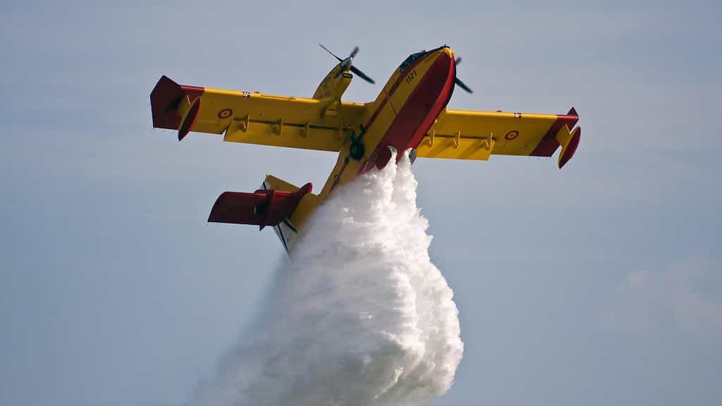 Un avión de extinción de incendios en una imagen de archivo.