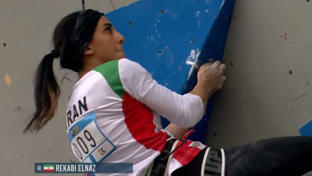 La escaladora iraní que compitió sin velo irá a la prisión de Evin