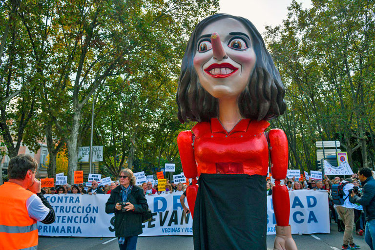 Ayuso en la manifestación por la sanidad publica, foto Agustín Millán