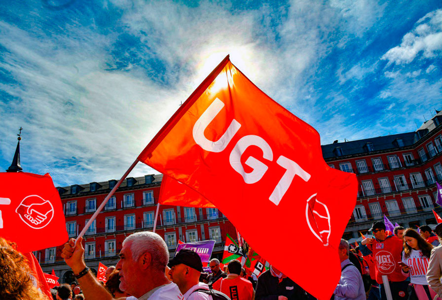 Manifestación UGT- CCOO reclamando Salario o Conflicto, foto Agustín Millán (UGT)