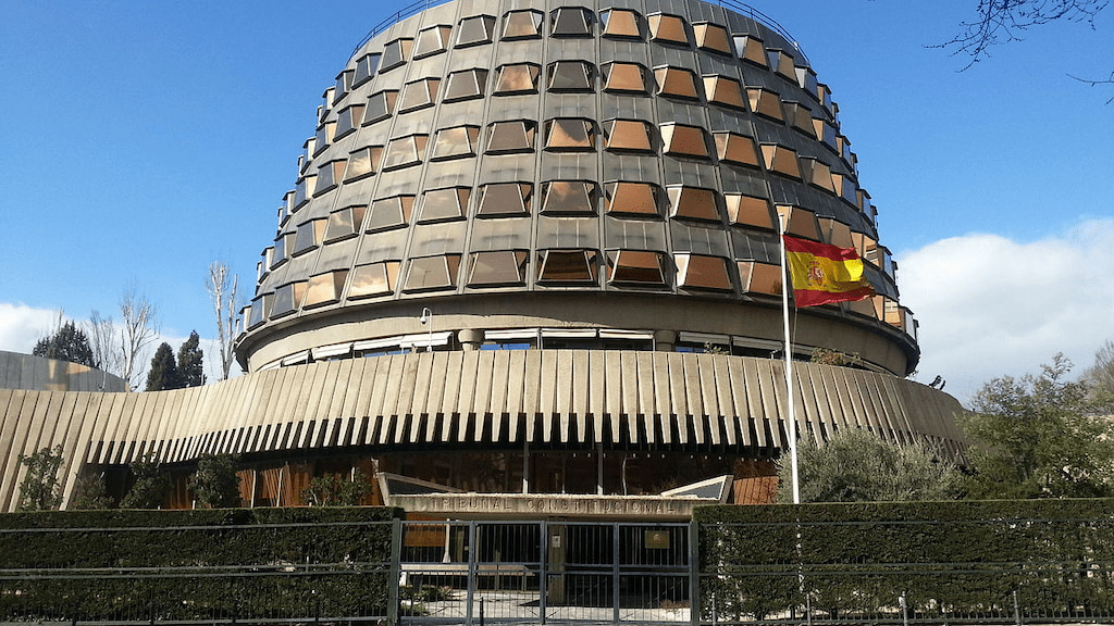 El Tribunal Constitucional frena parcialmente la ley gallega sobre gestión de costas