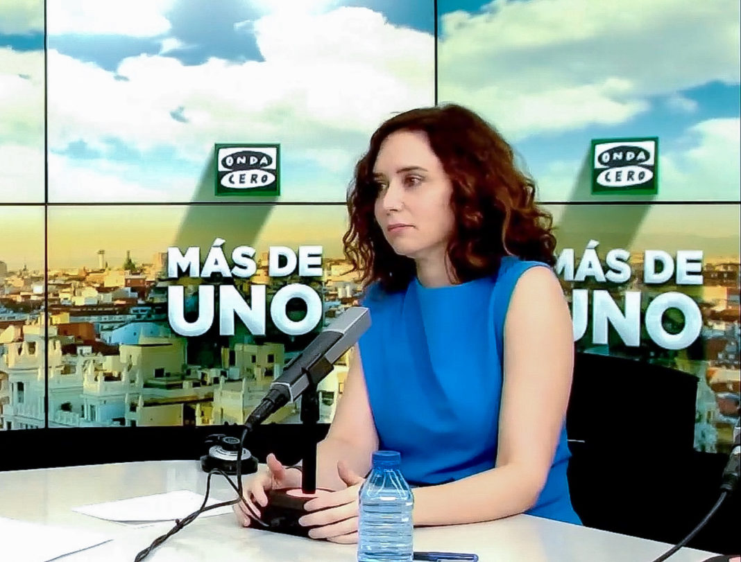 Momento de la entrevista de Isabel Díaz Ayuso en Onda Cero