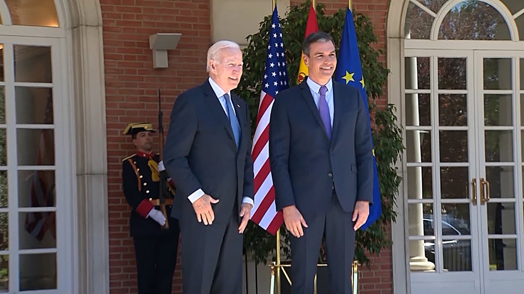 Joe Biden invita a Pedro Sánchez