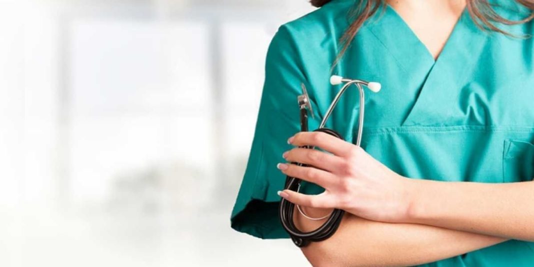 SATSE pide más plazas en el grado de enfermería para combatir el déficit de enfermeras