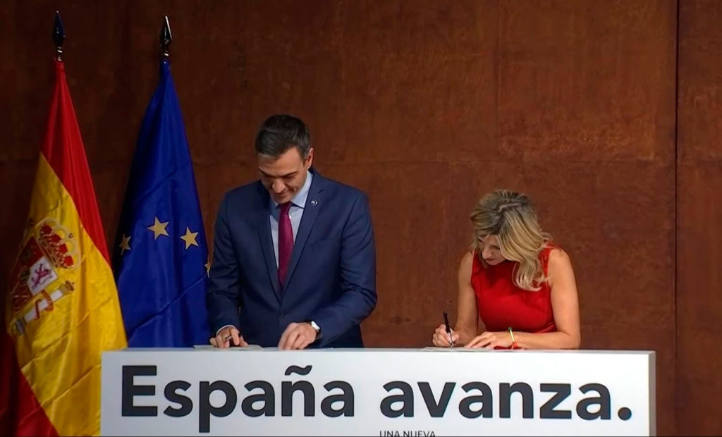Pedro Sánchez firma su acuerdo de gobierno con Yolanda Díaz de Sumar para “consolidar las reformas de los últimos años”