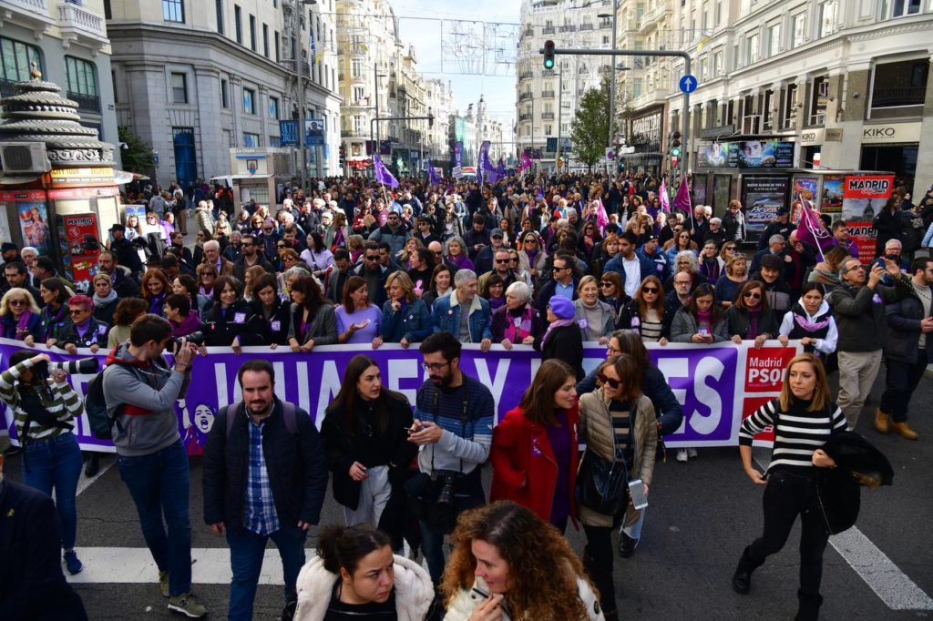 Pancarta del PSOE Manifestación del Foro de Madrid, foto Agustín Millán