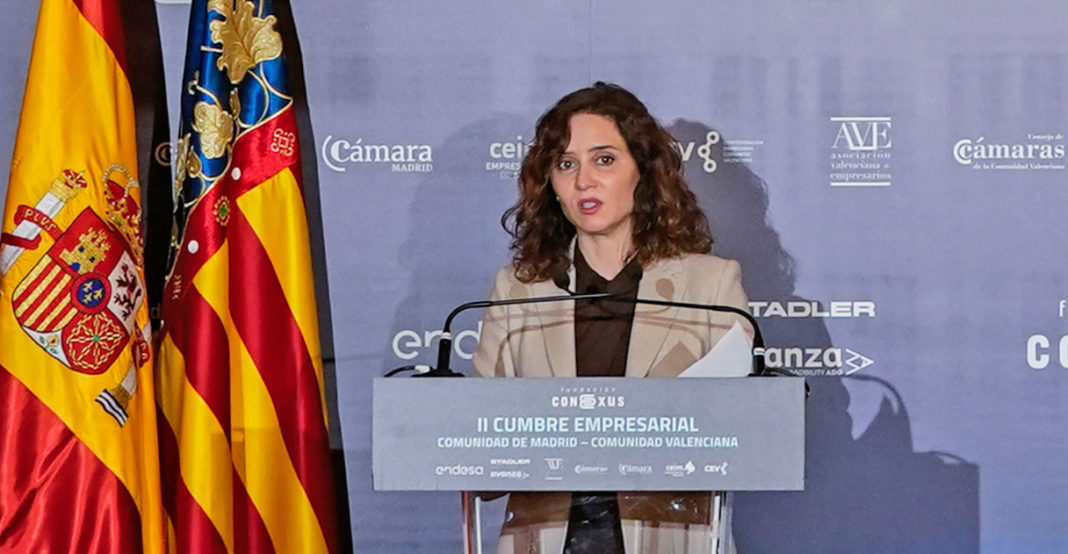 La presidenta de la Comunidad de Madrid, Isabel Díaz durante la cumbre empresarial entre la capital y la Comunidad Valenciana