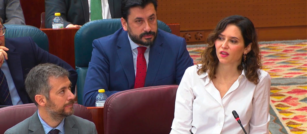 La presidenta de la Comunidad de Madrid, Isabel Díaz Ayuso, durante la sesión de control de esta mañana